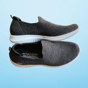 LN Skechers Air-Cooled Memory Foam Slip-Ons Size 8
